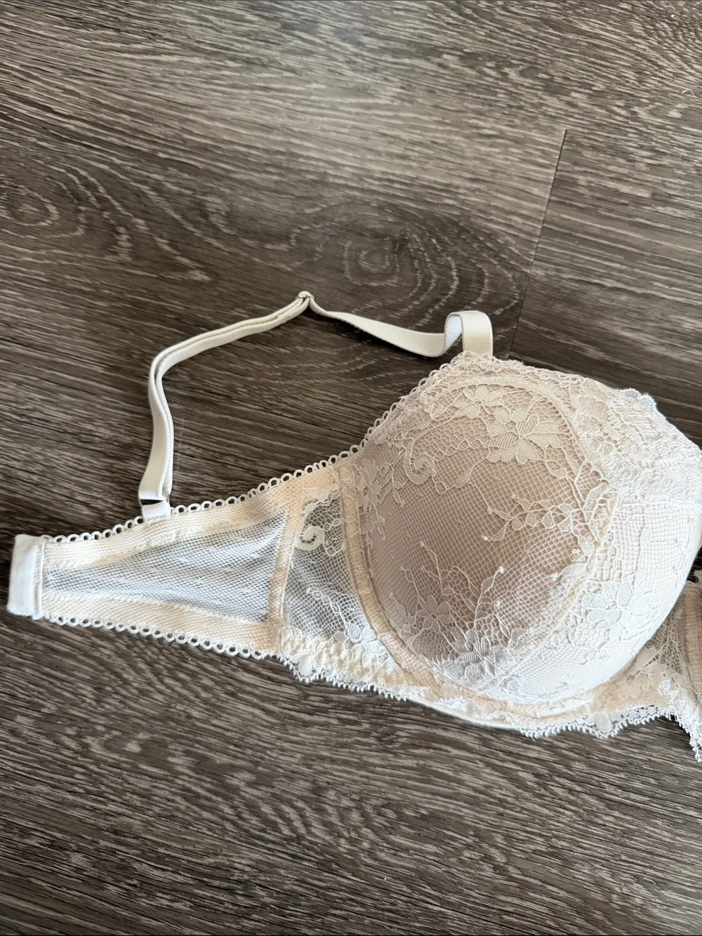 Victoria's Secret White Lace Underwire Bra
